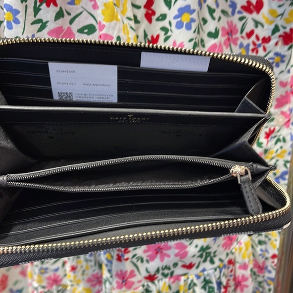 Kate Spade Chelsea Textured Gingham Print Nylon Large Continental Wallet
NWT - Picture 6 of 16